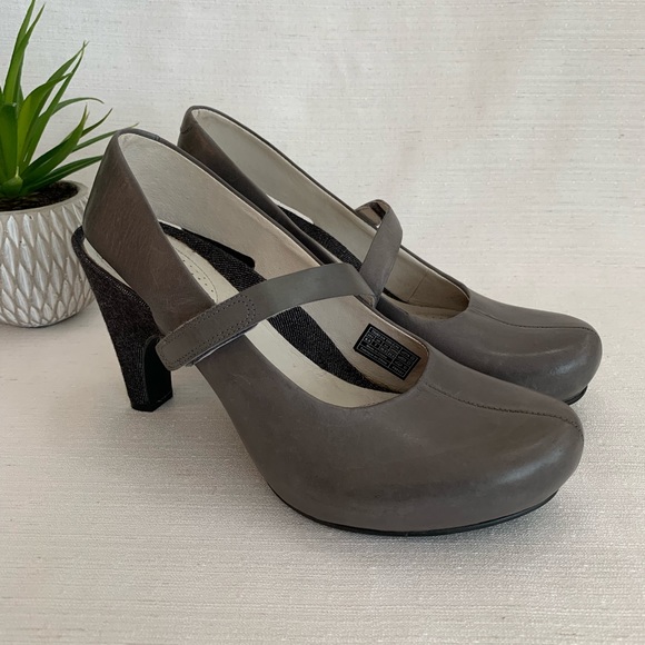 Tsubo Acrea Gray Leather Mary Jane Slingback Denim Heels Woman’s 8.5 - Picture 6 of 12